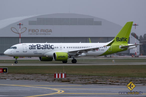Airbus A220-300