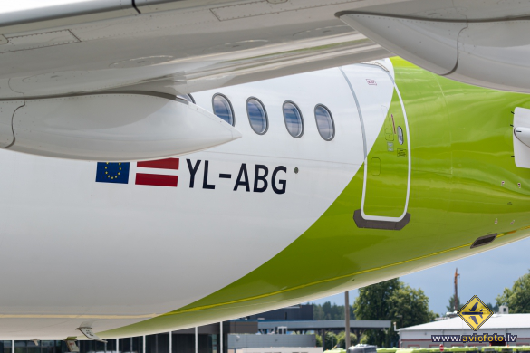Airbus A220-300