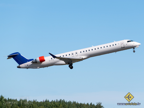 Bombardier CRJ-900LR (CL-600-2D24)
