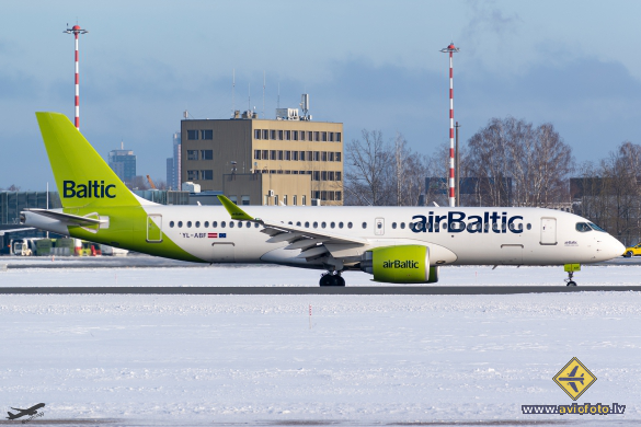Airbus A220-300