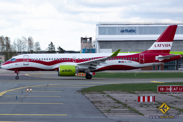 Airbus A220-300
