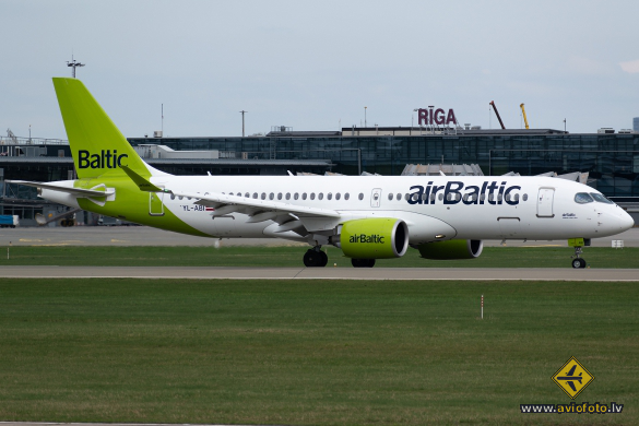 Airbus A220-300