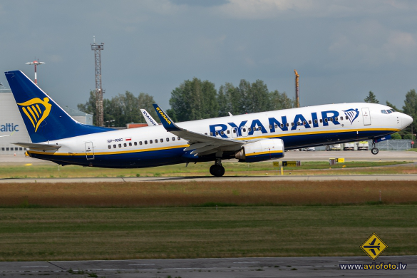 Boeing 737-8AS