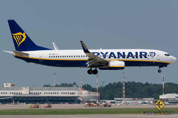 Boeing 737-8AS