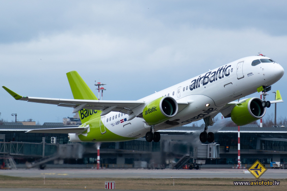 Airbus A220-300