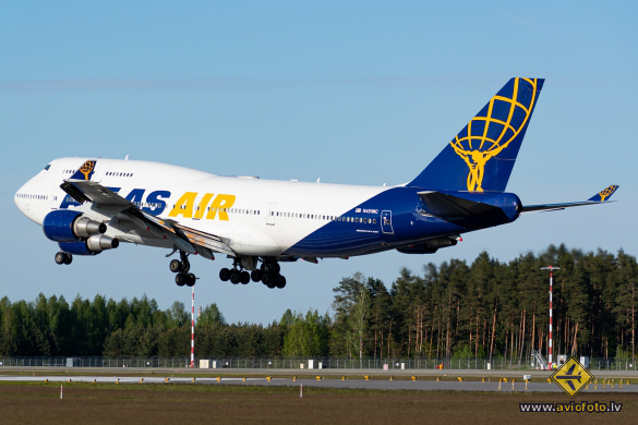 Boeing 747-443