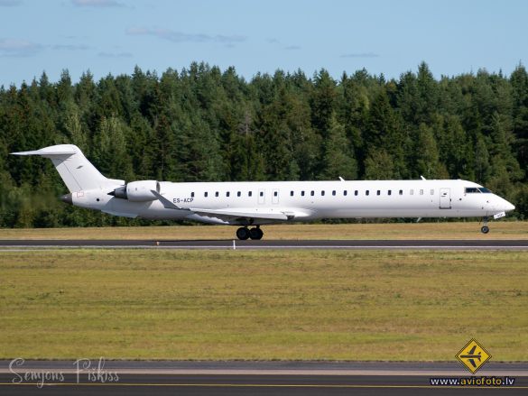 Bombardier CRJ-900ER (CL-600-2D24)