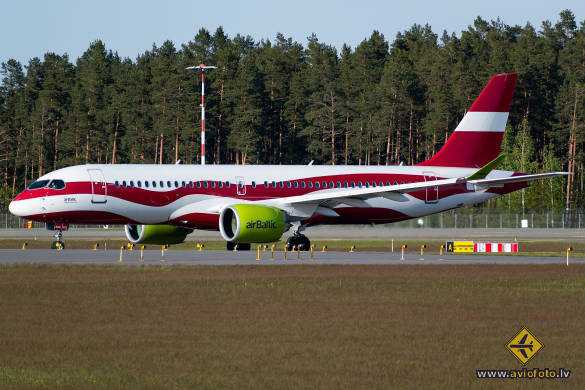 Airbus A220-300