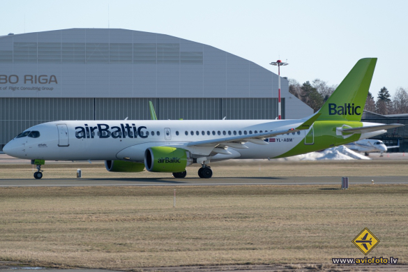 Airbus A220-300