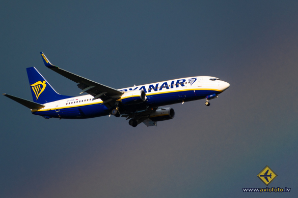 Boeing 737-8AS