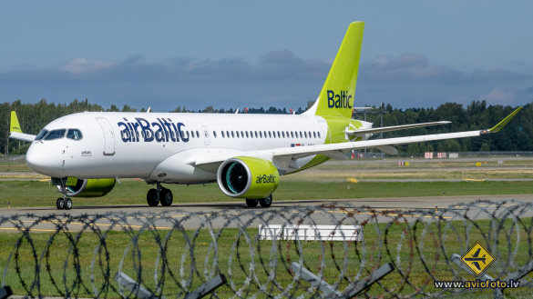 Airbus A220-300