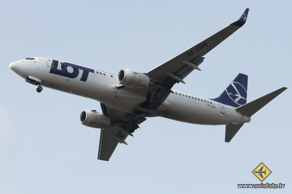 Boeing 737-89P