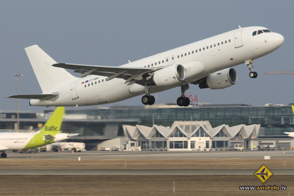Airbus A320-214