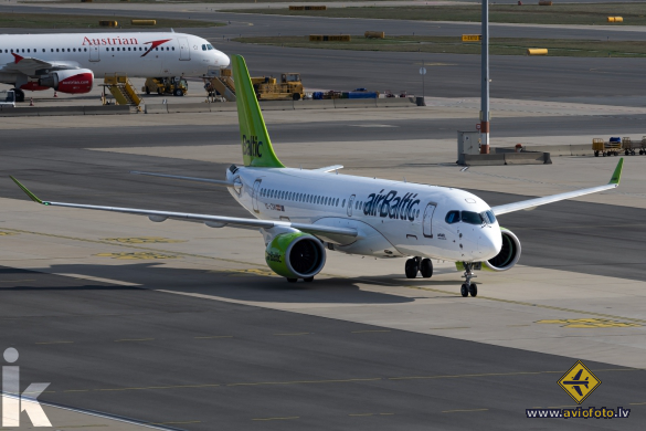 Airbus A220-300