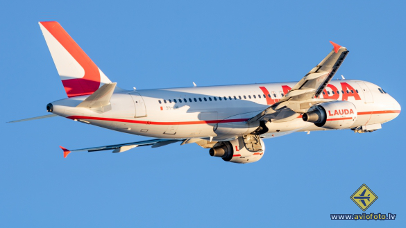 Airbus A320-214