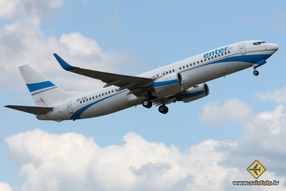 Boeing 737-8AS