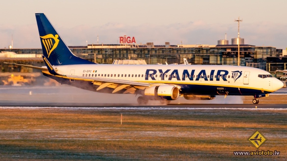 Boeing 737-8AS