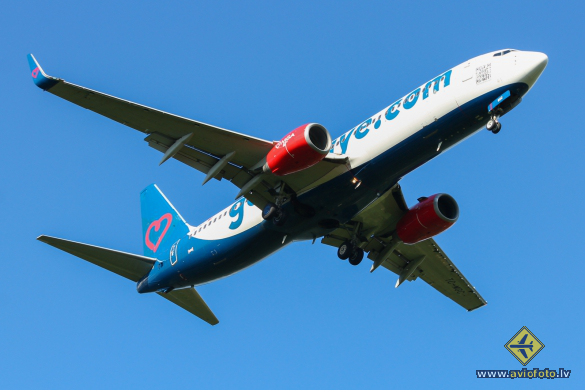 Boeing 737-83N