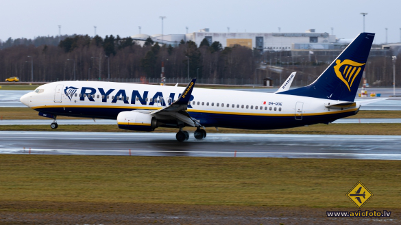 Boeing 737-8AS