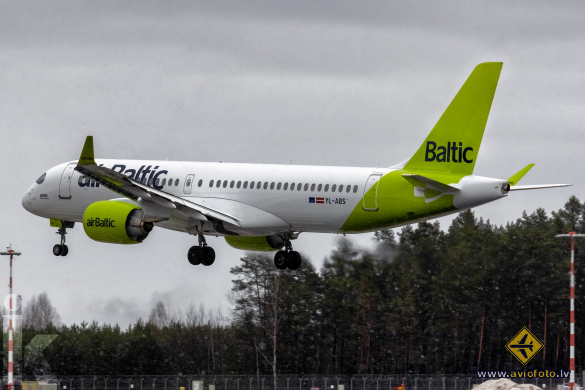 Airbus A220-300
