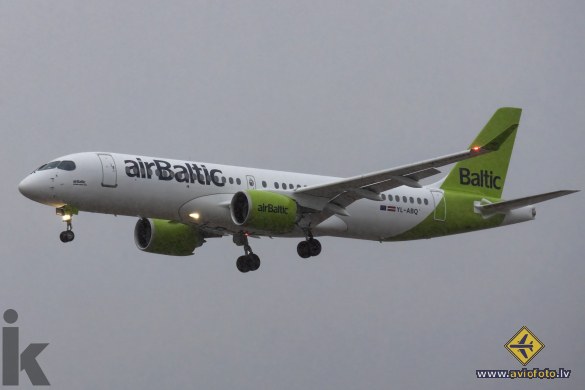 Airbus A220-300