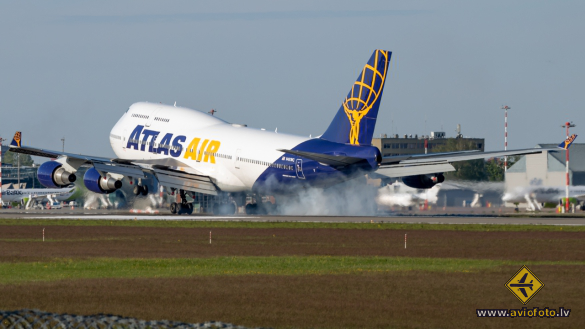 Boeing 747-443