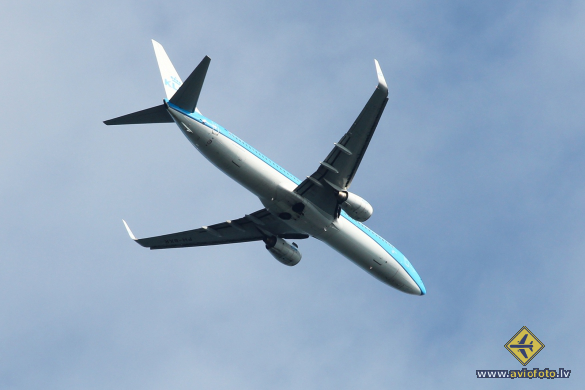 Boeing 737-9K2