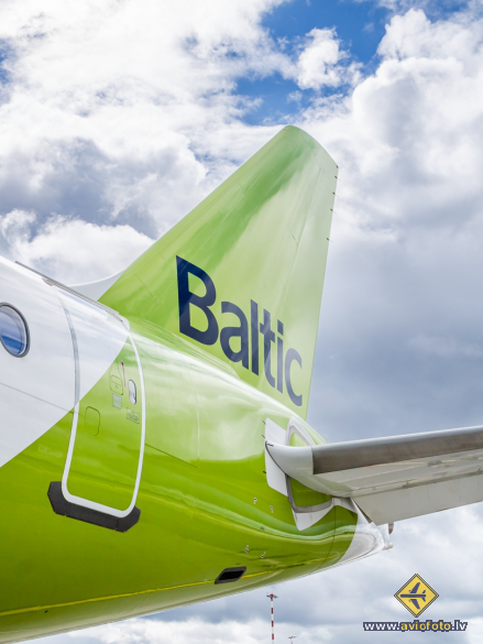 Airbus A220-300