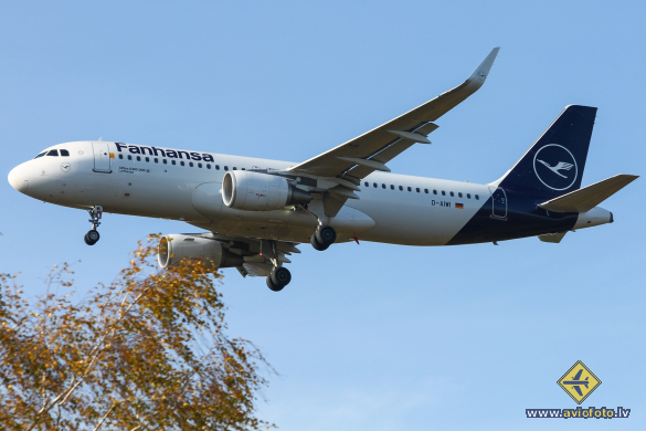 Airbus A320-214