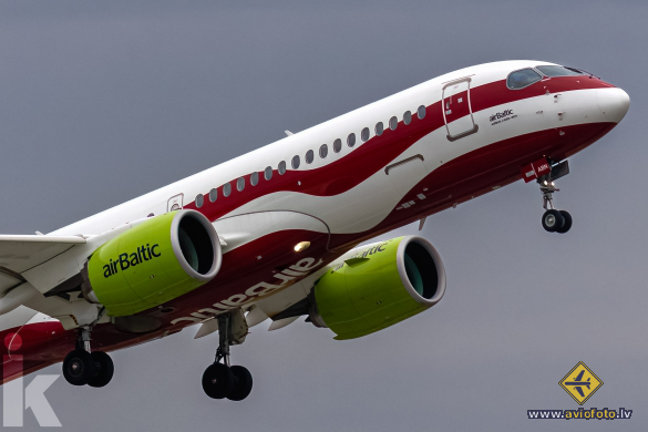 Airbus A220-300