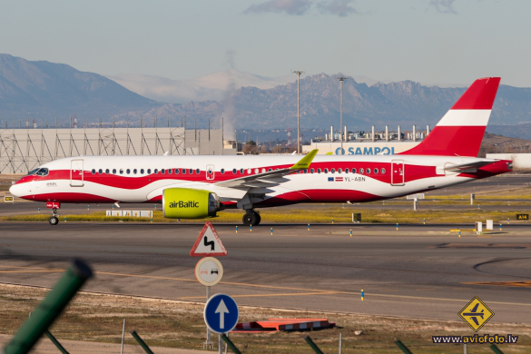 Airbus A220-300