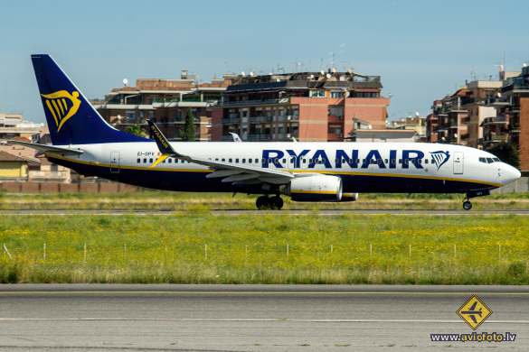 Boeing 737-8AS