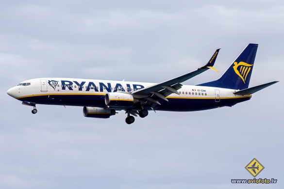 Boeing 737-8AS