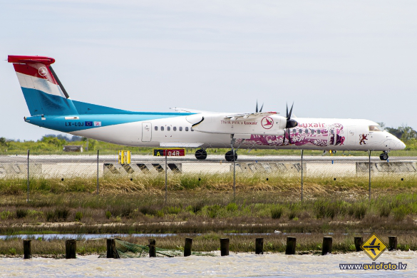 Bombardier DHC-8-402 Q400