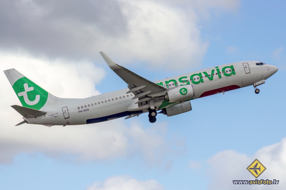 Boeing 737-8K2