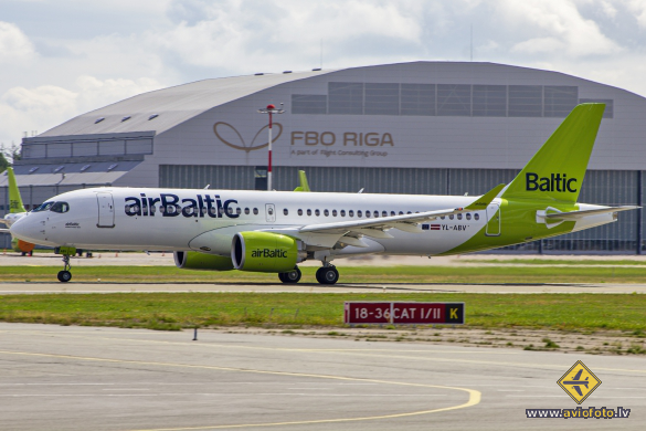 Airbus A220-300