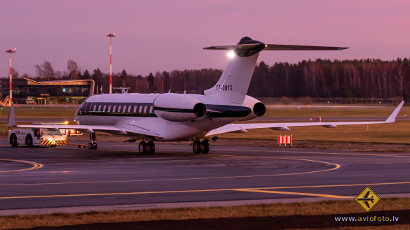 Bombardier Global 7000 (BD-700-1A10)