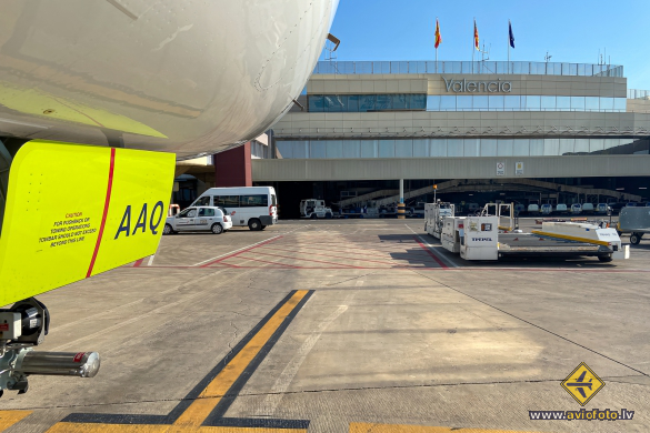 Airbus A220-300