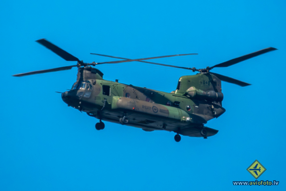 Boeing CH-147F Chinook (414)