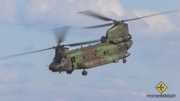 Boeing CH-147F Chinook (414)