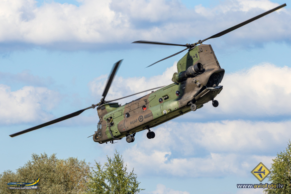 Boeing CH-147F Chinook (414)
