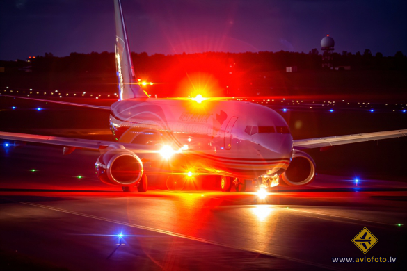 Boeing 737-83N(BCF)