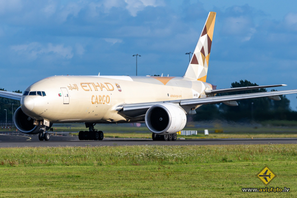 Boeing 777-FFX