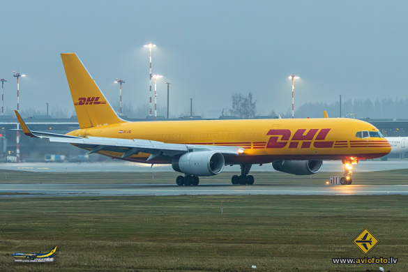 Boeing 757-223(PCF)