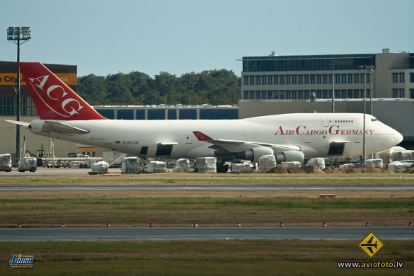 Boeing 747-409(BDSF)