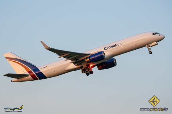Boeing 757-223(PCF)