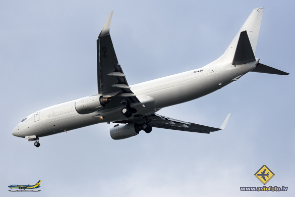 Boeing 737-86Q(SF)