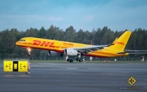 Boeing 757-223(PCF)