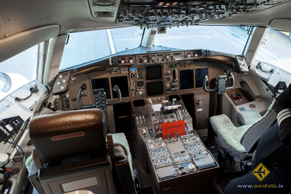 Boeing 757-223(PCF)