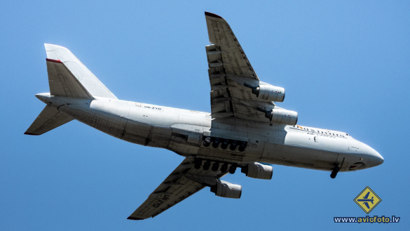 Antonov An-124-100 Ruslan
